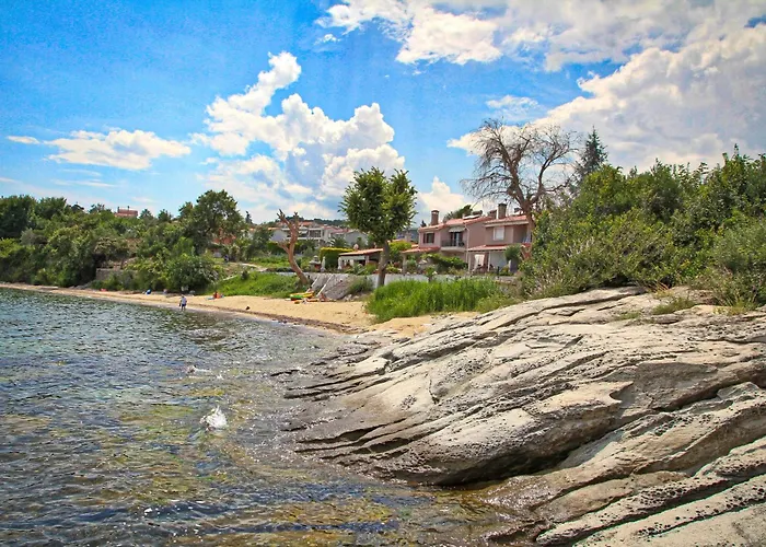 Aquamarine Apartments